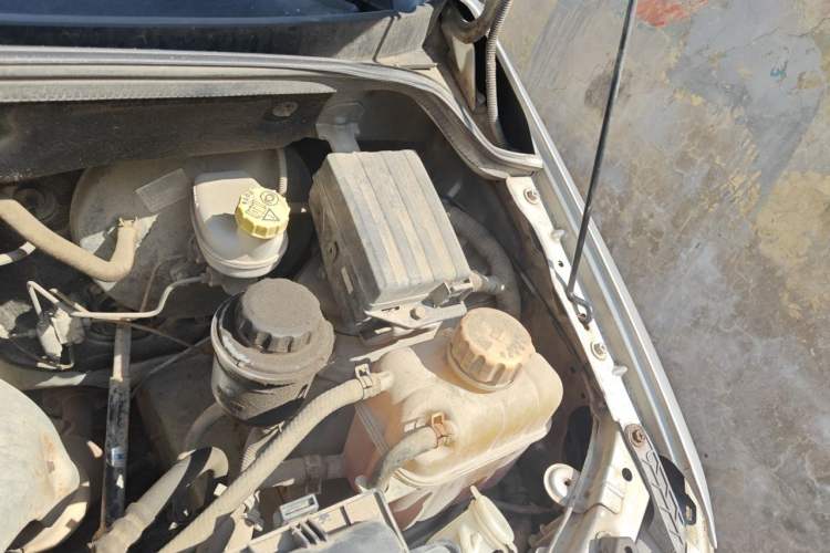 Used Wuling Hongguang 2014 1.2L Base Model China IV Engine Bay Left