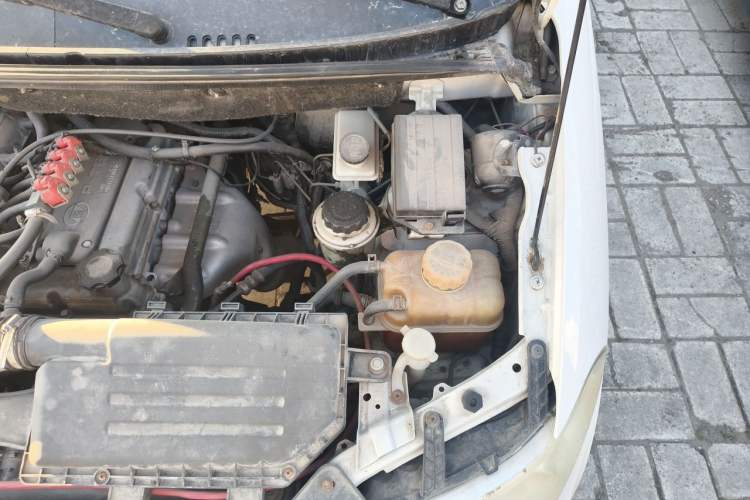 Used Wuling Hongguang 2014 1.2L Base Model China IV Engine Bay Left