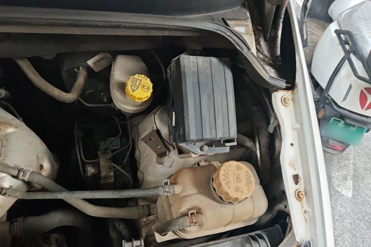 Used Wuling Hongguang 2014 1.2L S Standard Version China IV Standard Engine Bay Left
