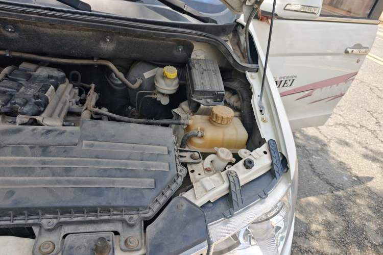 Used Wuling Hongguang 2014 1.5L S Comfort Model Engine Bay Left