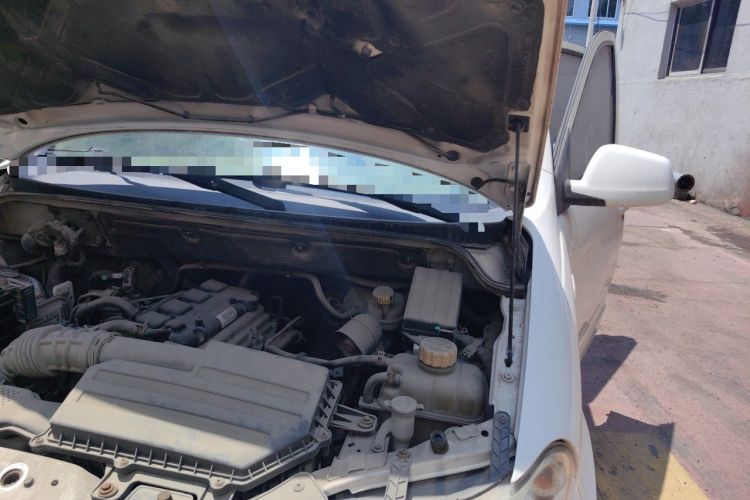 Used Wuling Hongguang 2014 1.5L S Standard Version Engine Bay Left