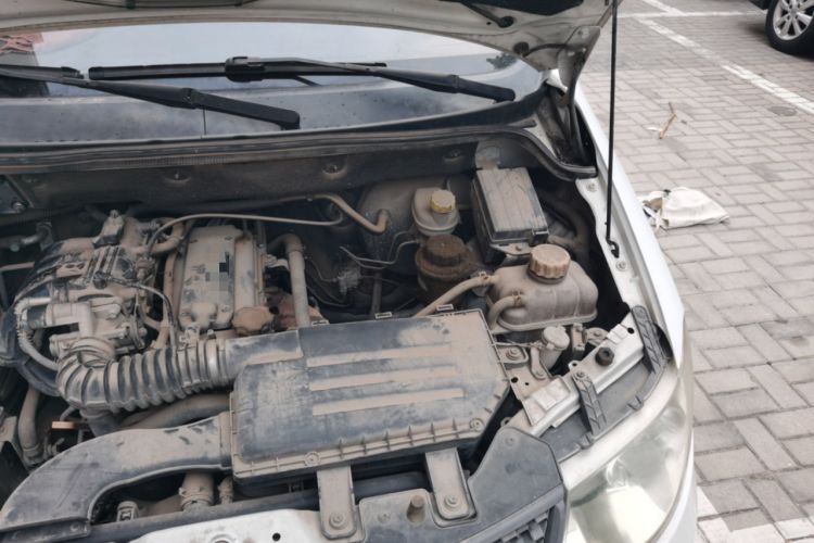 Used Wuling Hongguang 2014 1.2L Base Model China IV Engine Bay Left