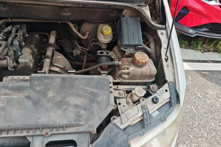 Used Wuling Hongguang 2014 1.2L Base Model China IV Engine Bay Left