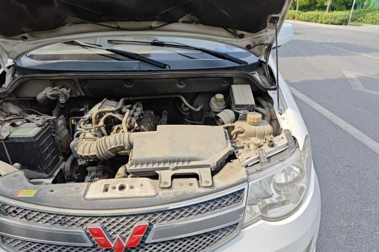 Used Wuling Hongguang 2014 1.2L S Standard Version China IV Standard Engine Bay Left