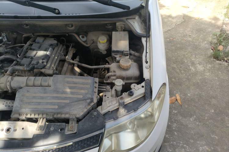 Used Wuling Hongguang 2014 1.5L S Comfort Model Engine Bay Left