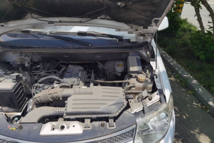 Used Wuling Hongguang 2014 1.5L S Standard Version Engine Bay Left