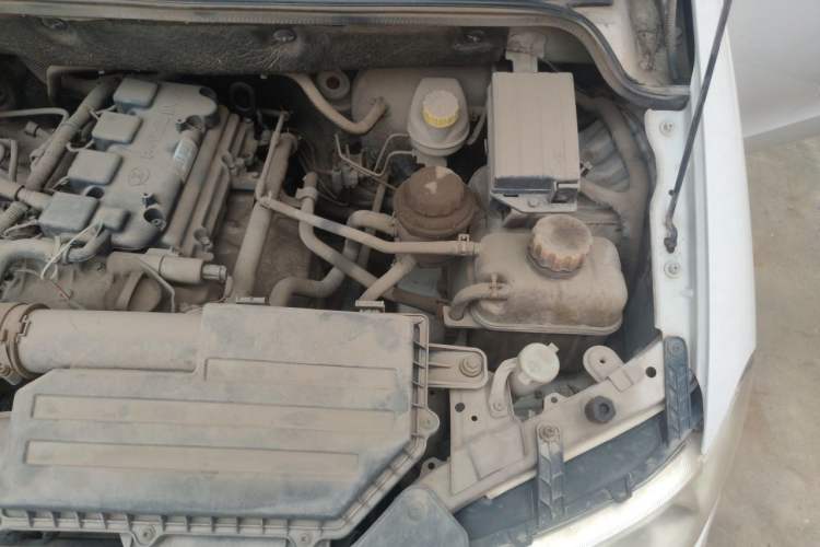 Used Wuling Hongguang 2014 1.5L Base Version Engine Bay Left
