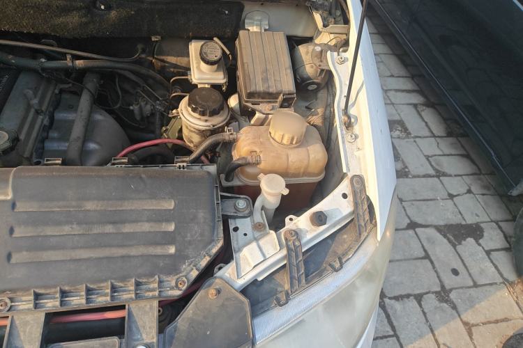 Used Wuling Hongguang 2014 1.2L Base Model China IV Engine Bay Left