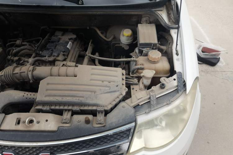 Used Wuling Hongguang 2014 1.5L S Comfort Model Engine Bay Left