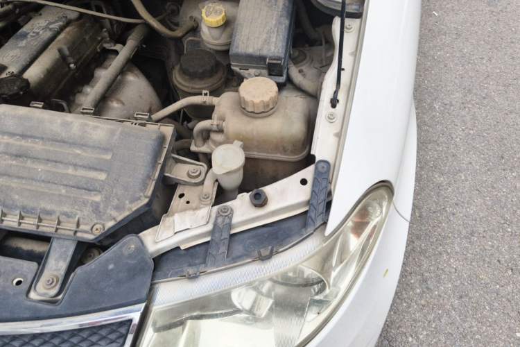 Used Wuling Hongguang 2014 1.2L S Comfort Model China IV Engine Bay Left