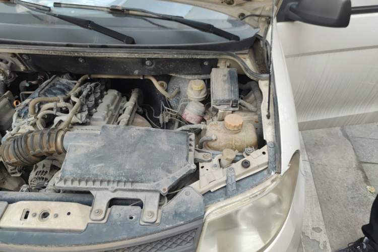 Used Wuling Hongguang 2014 1.2L Base Model China IV Engine Bay Left