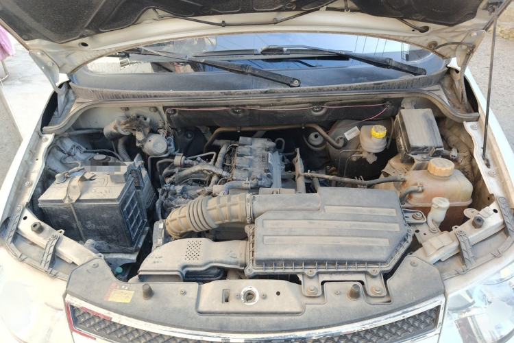 Used Wuling Hongguang 2014 1.5L S Standard Version Engine Bay
