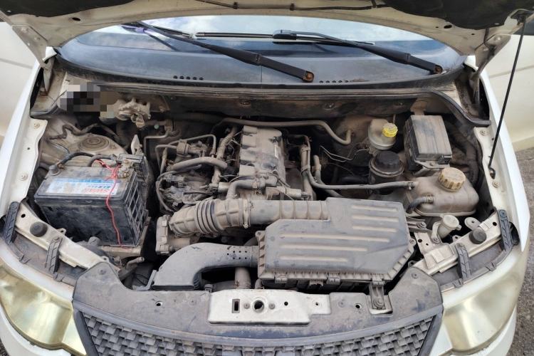 Used Wuling Hongguang 2014 1.5L Base Version Engine Bay