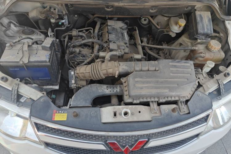 Used Wuling Hongguang 2014 1.5L S Standard Version Engine Bay