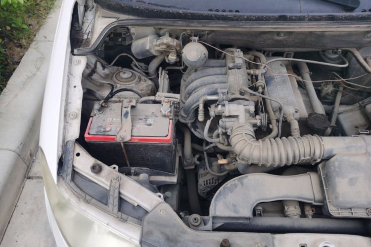Used Wuling Hongguang 2014 1.2L Base Model China IV Engine Bay Right