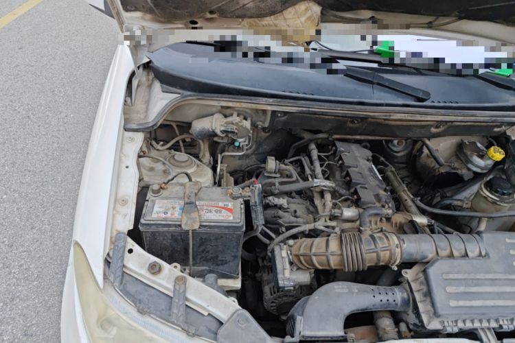 Used Wuling Hongguang 2014 1.5L Base Version Engine Bay Right