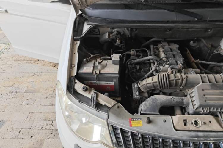 Used Wuling Hongguang 2014 1.5L S Luxury Model Engine Bay Right