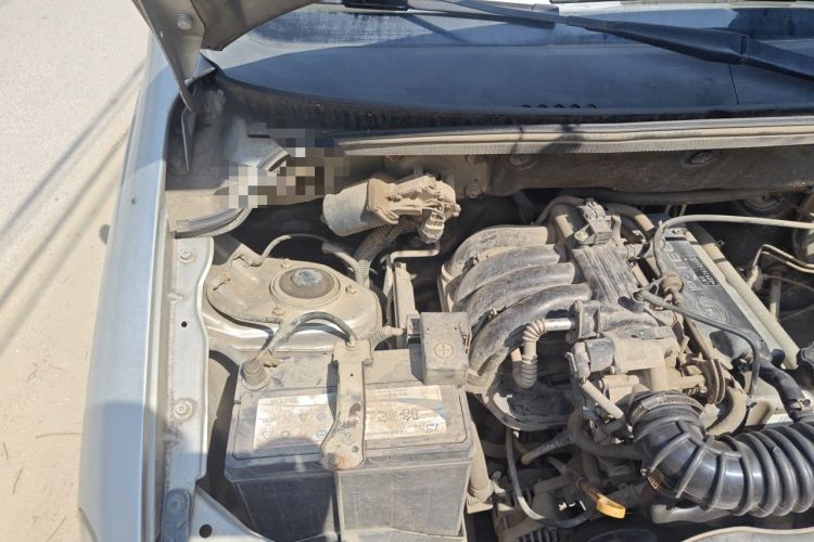 Used Wuling Hongguang 2014 1.2L Base Model China IV Engine Bay Right