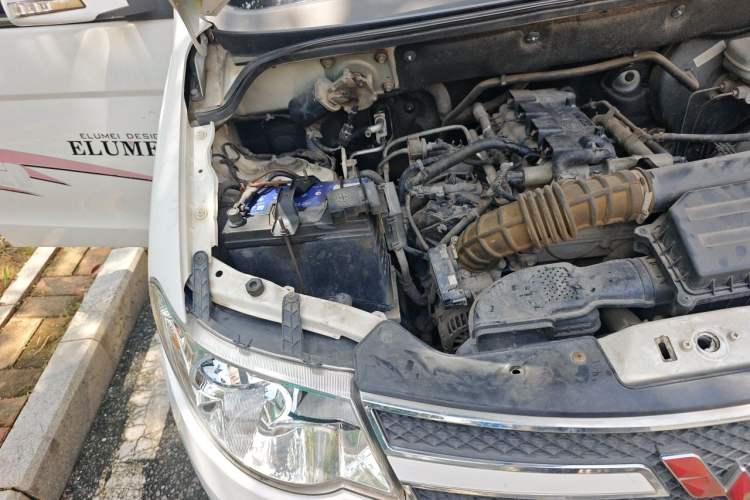 Used Wuling Hongguang 2014 1.5L S Comfort Model Engine Bay Right