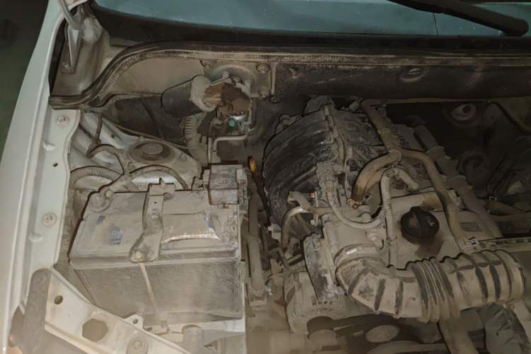Used Wuling Hongguang 2014 1.2L S Comfort Model China IV Engine Bay Right