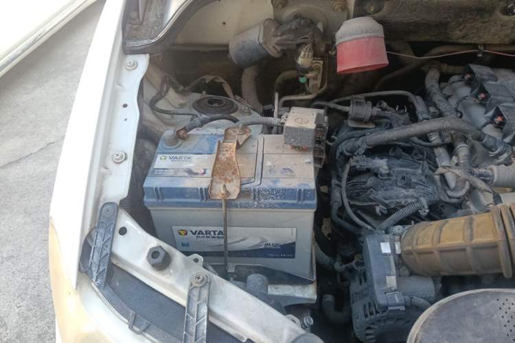 Used Wuling Hongguang 2014 1.5L Base Version Engine Bay Right