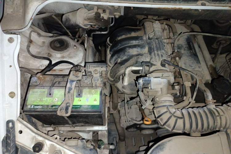 Used Wuling Hongguang 2014 1.2L S Comfort Model China IV Engine Bay Right
