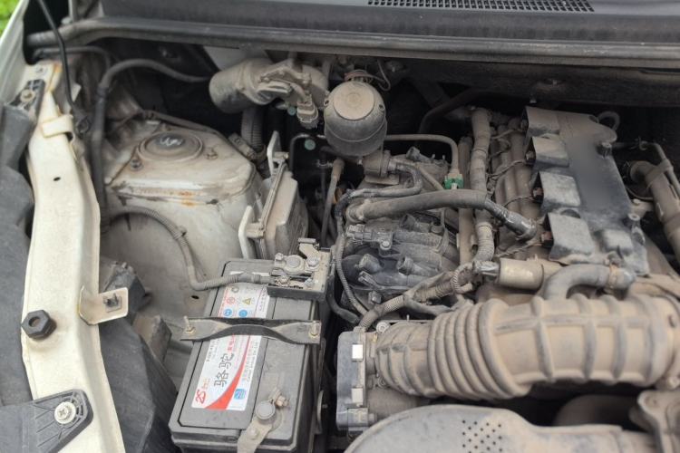 Used Wuling Hongguang 2014 1.5L Base Version Engine Bay Right