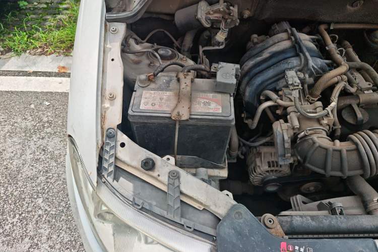 Used Wuling Hongguang 2014 1.2L Base Model China IV Engine Bay Right