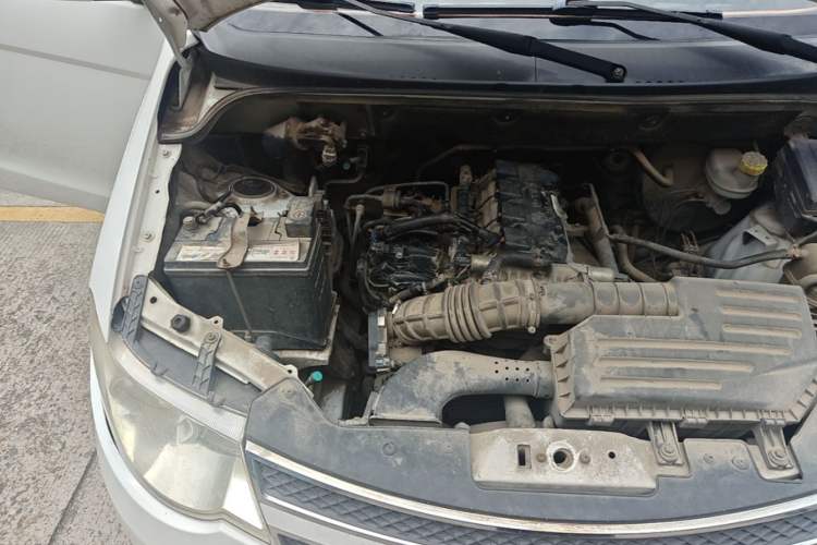 Used Wuling Hongguang 2014 1.5L S Comfort Model Engine Bay Right