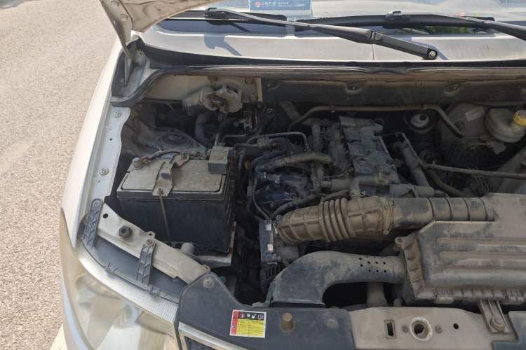 Used Wuling Hongguang 2014 1.5L S Comfort Model Engine Bay Right