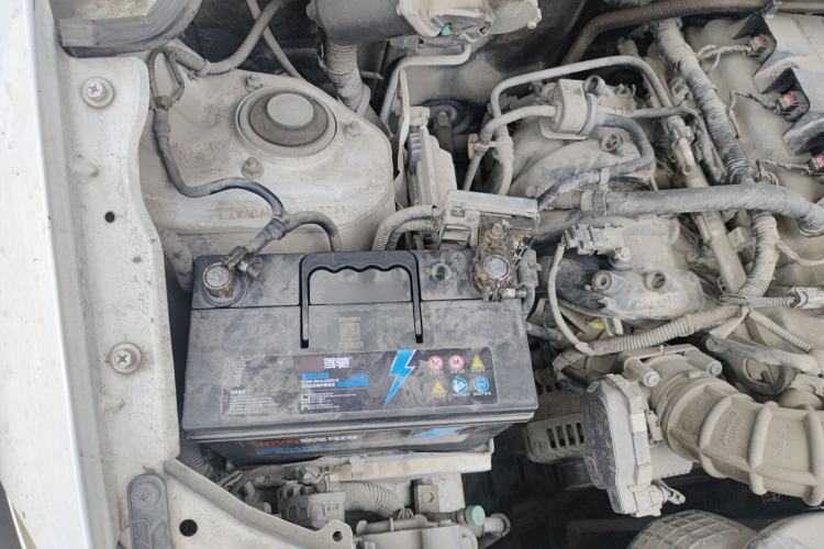 Used Wuling Hongguang 2014 1.5L S Comfort Model Engine Bay Right