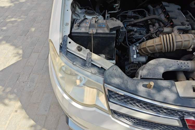 Used Wuling Hongguang 2014 1.5L S Comfort Model Engine Bay Right