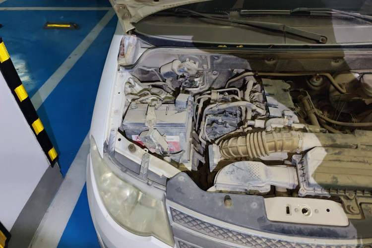 Used Wuling Hongguang 2014 1.5L S Comfort Model Engine Bay Right