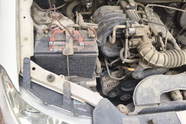 Used Wuling Hongguang 2014 1.2L S Comfort Model China IV Engine Bay Right