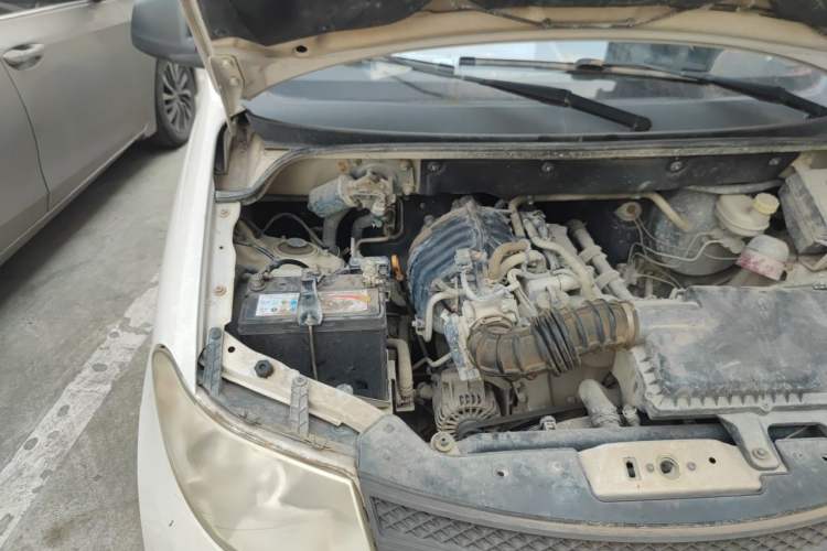 Used Wuling Hongguang 2014 1.2L Base Model China IV Engine Bay Right