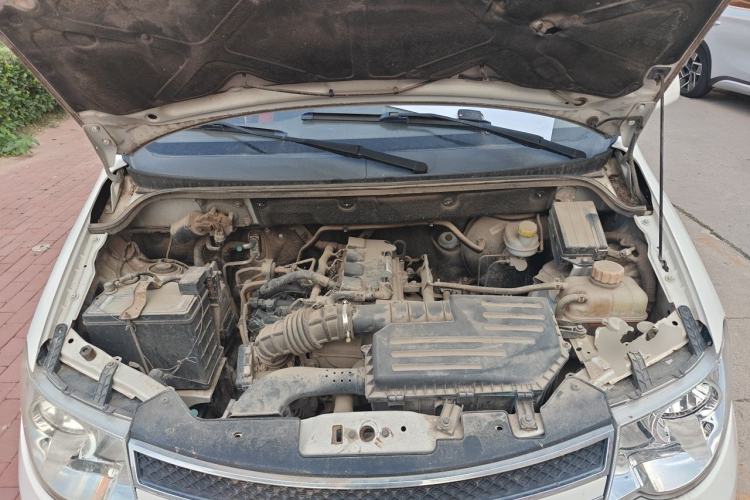 Used Wuling Hongguang 2014 1.5L S Standard Version Engine Bay