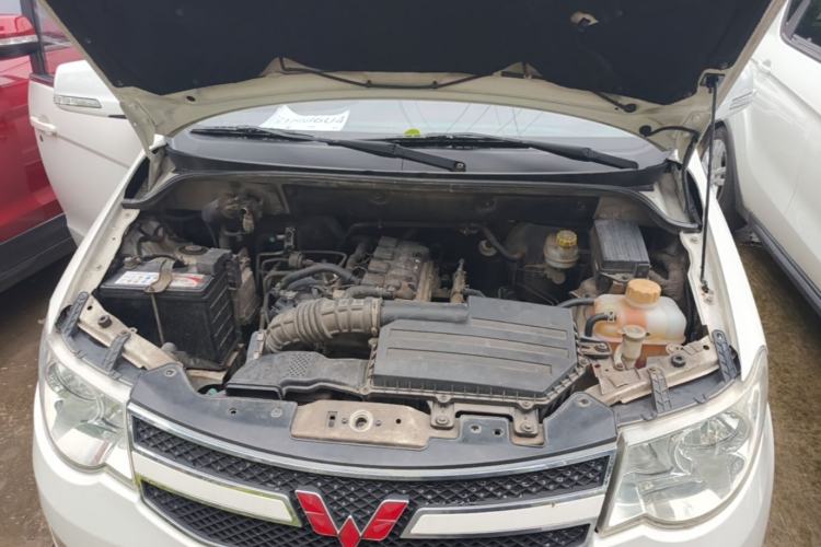 Used Wuling Hongguang 2014 1.5L S Comfort Model Engine Bay