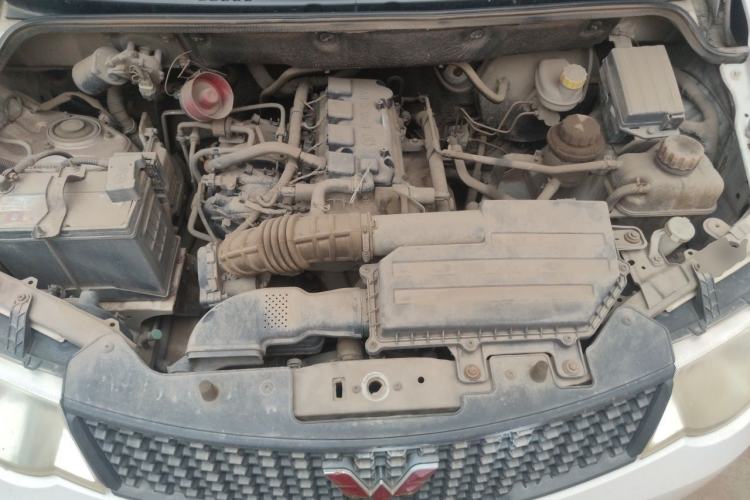 Used Wuling Hongguang 2014 1.5L Base Version Engine Bay