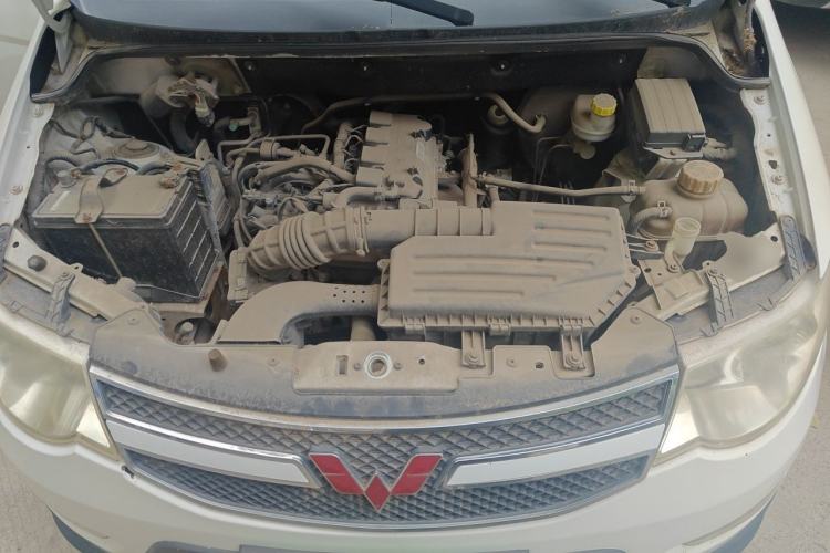 Used Wuling Hongguang 2014 1.5L S Standard Version Engine Bay