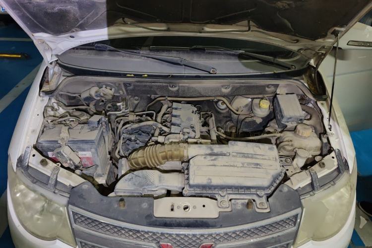 Used Wuling Hongguang 2014 1.5L S Comfort Model Engine Bay
