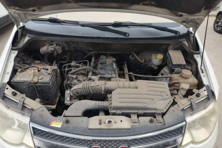 Used Wuling Hongguang 2014 1.5L S Comfort Model Engine Bay