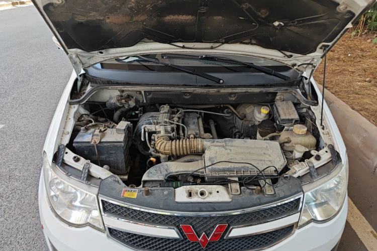 Used Wuling Hongguang 2014 1.2L S Comfort Model China IV Engine Bay