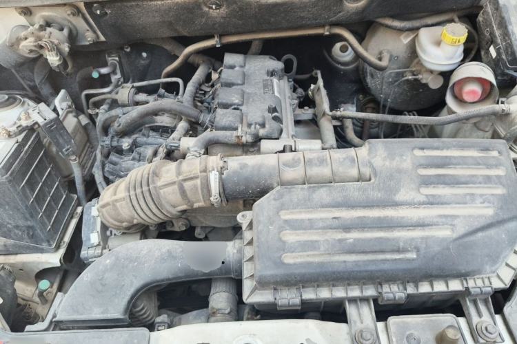 Used Wuling Hongguang 2014 1.5L S Standard Version Engine Bay