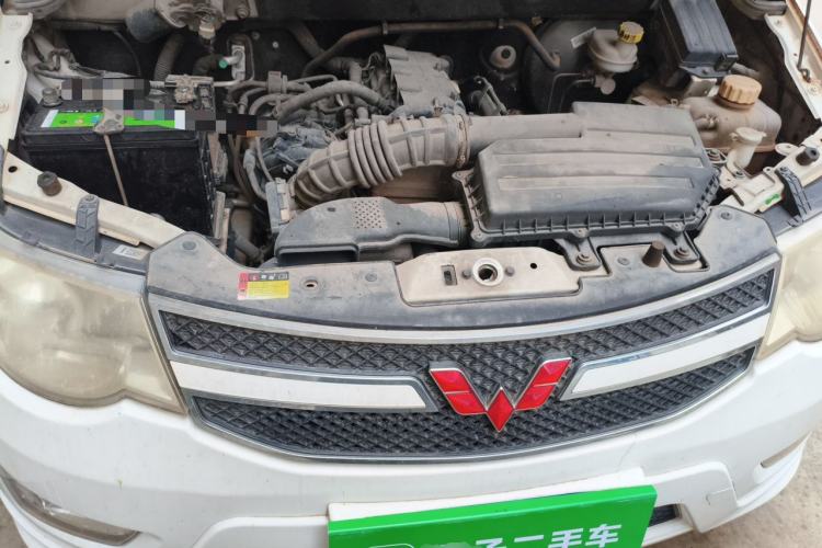 Used Wuling Hongguang 2014 1.5L S Standard Version Engine Bay