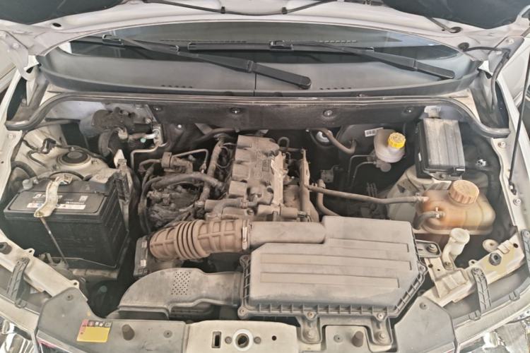 Used Wuling Hongguang 2014 1.5L S Standard Version Engine Bay