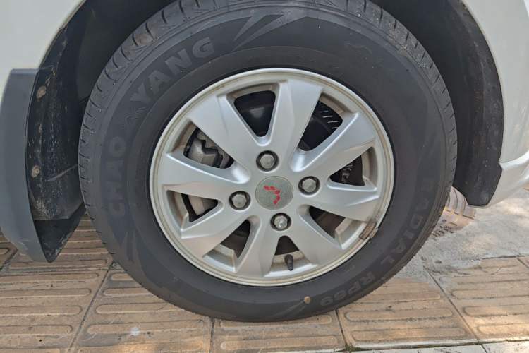Used Wuling Hongguang 2014 1.5L S Standard Version Exterior 1