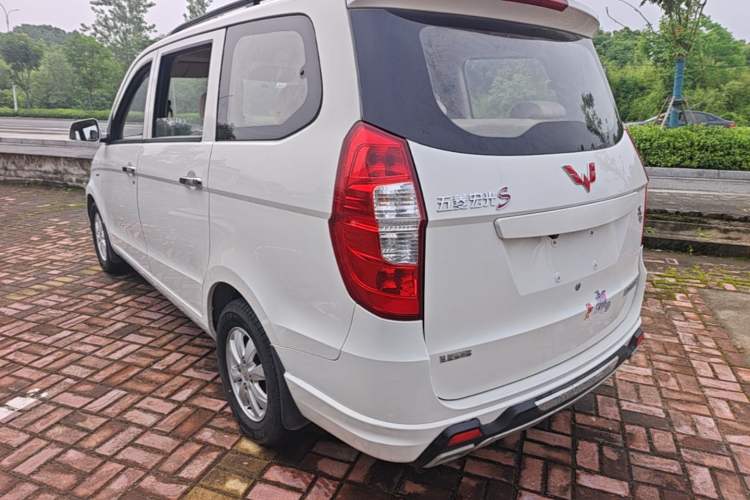 Used Wuling Hongguang 2014 1.5L S Standard Version Exterior 2