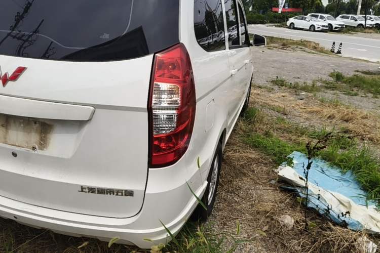 Used Wuling Hongguang 2014 1.5L S Standard Version Exterior 3