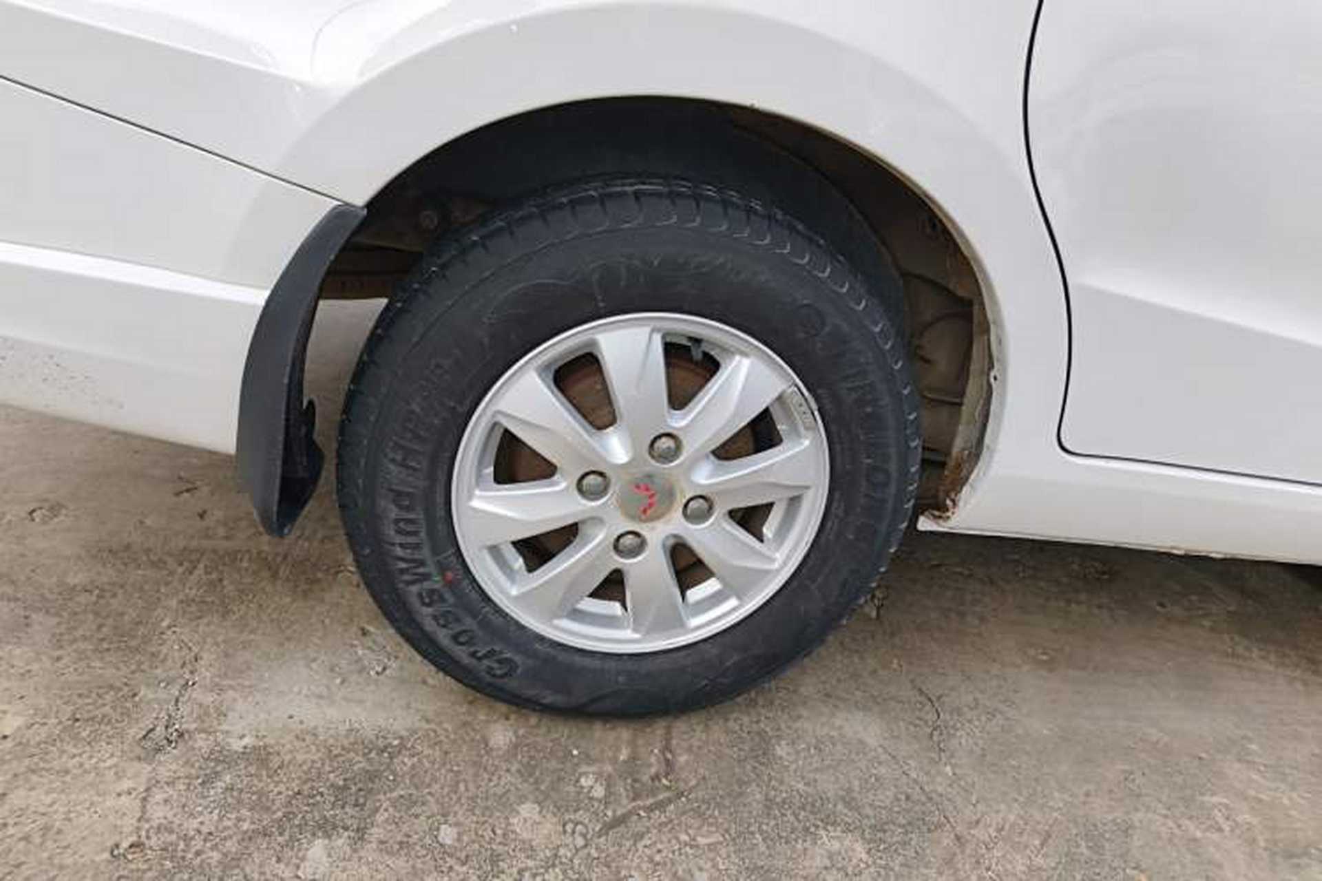 Used Wuling Hongguang 2014 1.5L S Standard Version Exterior 5