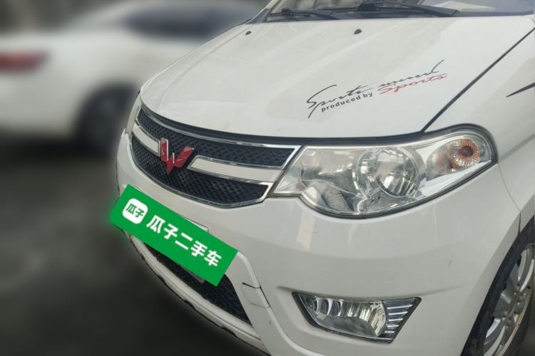 Used Wuling Hongguang 2014 1.5L S Standard Version Front